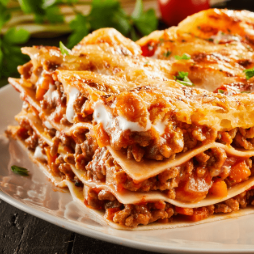 وجبة كبير لازانيا لحم